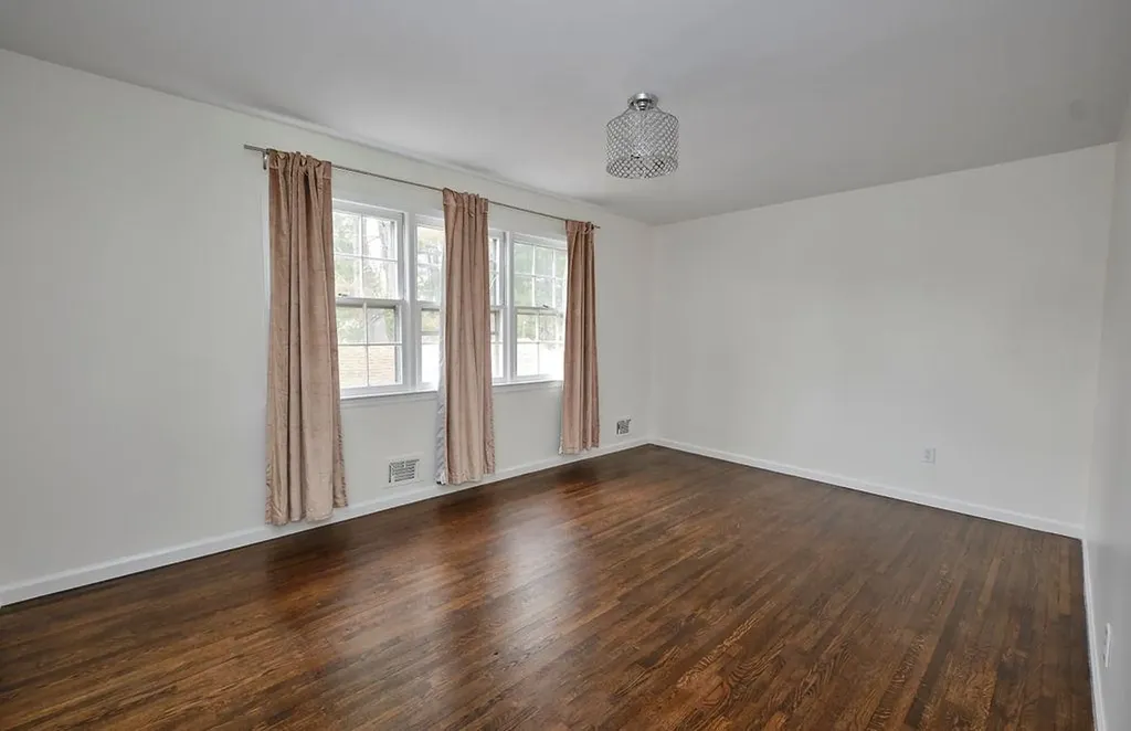 49 Saldo Circle New Rochelle NY 10804