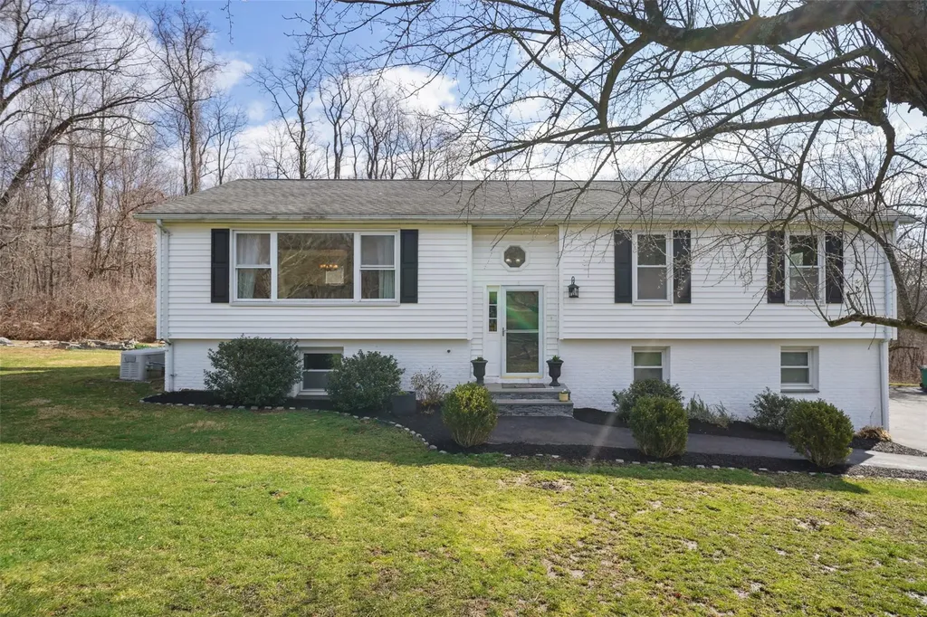 4 Stonewall Farm Road Carmel NY 10541