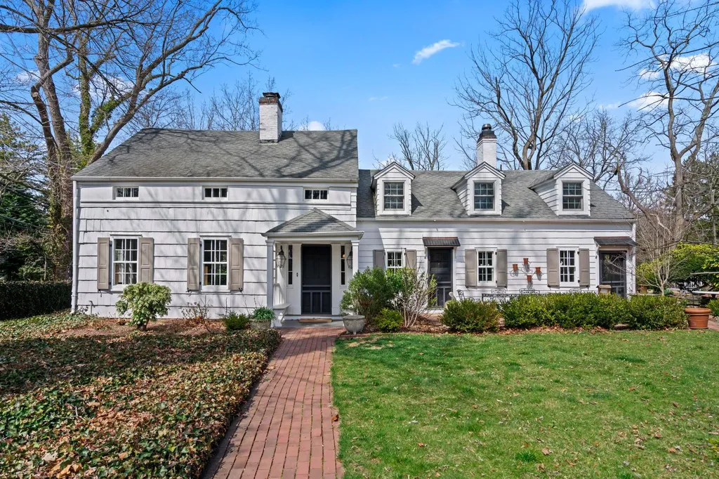302 W Neck Road Huntington NY 11743