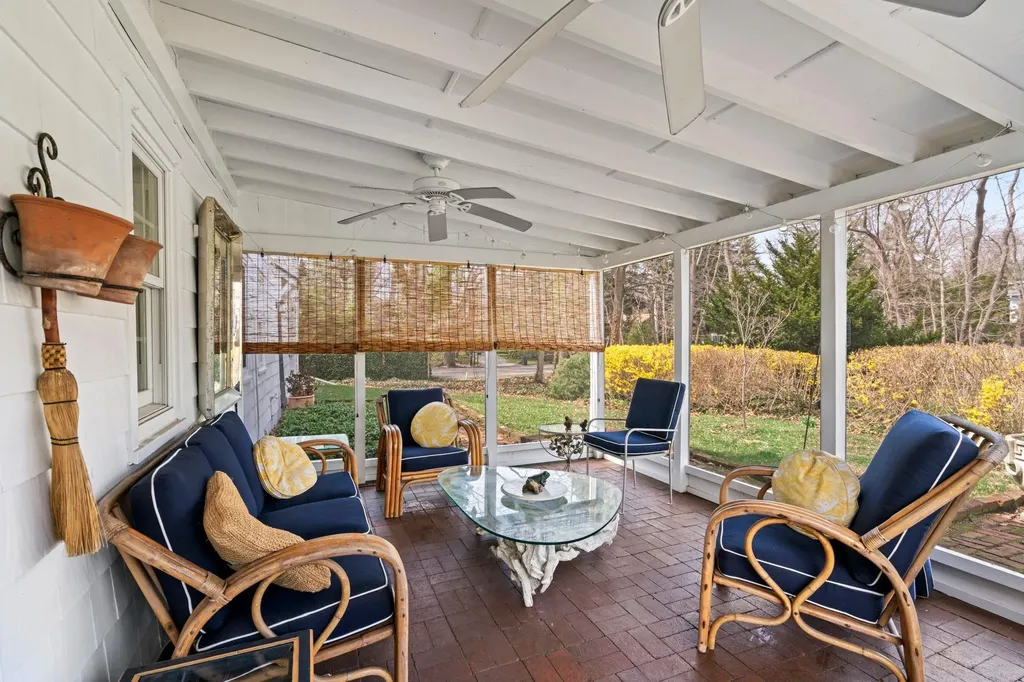 302 W Neck Road Huntington NY 11743