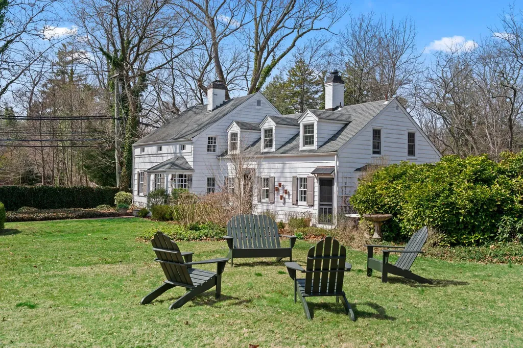 302 W Neck Road Huntington NY 11743
