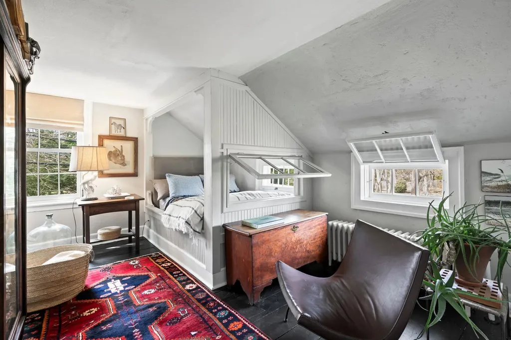 302 W Neck Road Huntington NY 11743