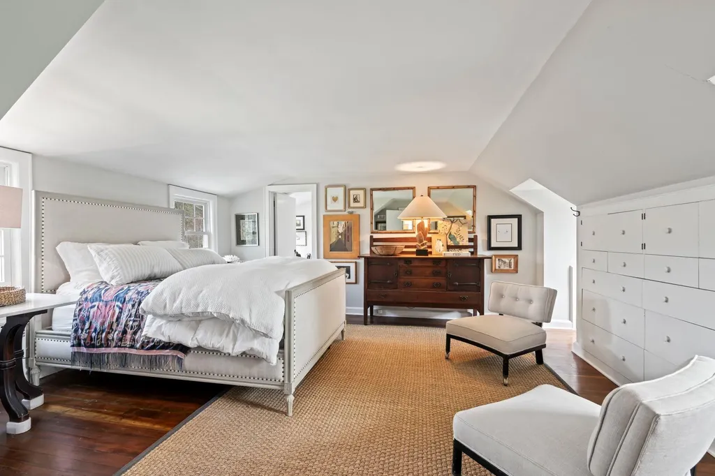 302 W Neck Road Huntington NY 11743