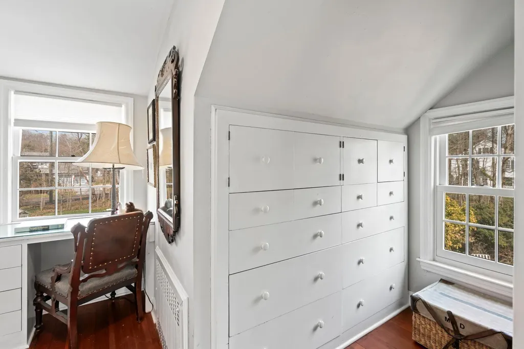 302 W Neck Road Huntington NY 11743