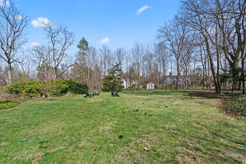 302 W Neck Road Huntington NY 11743