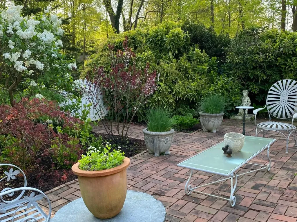 302 W Neck Road Huntington NY 11743