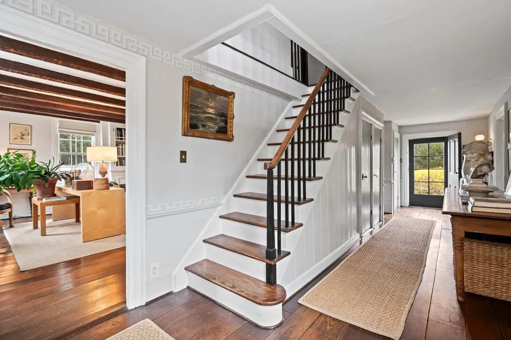 302 W Neck Road Huntington NY 11743