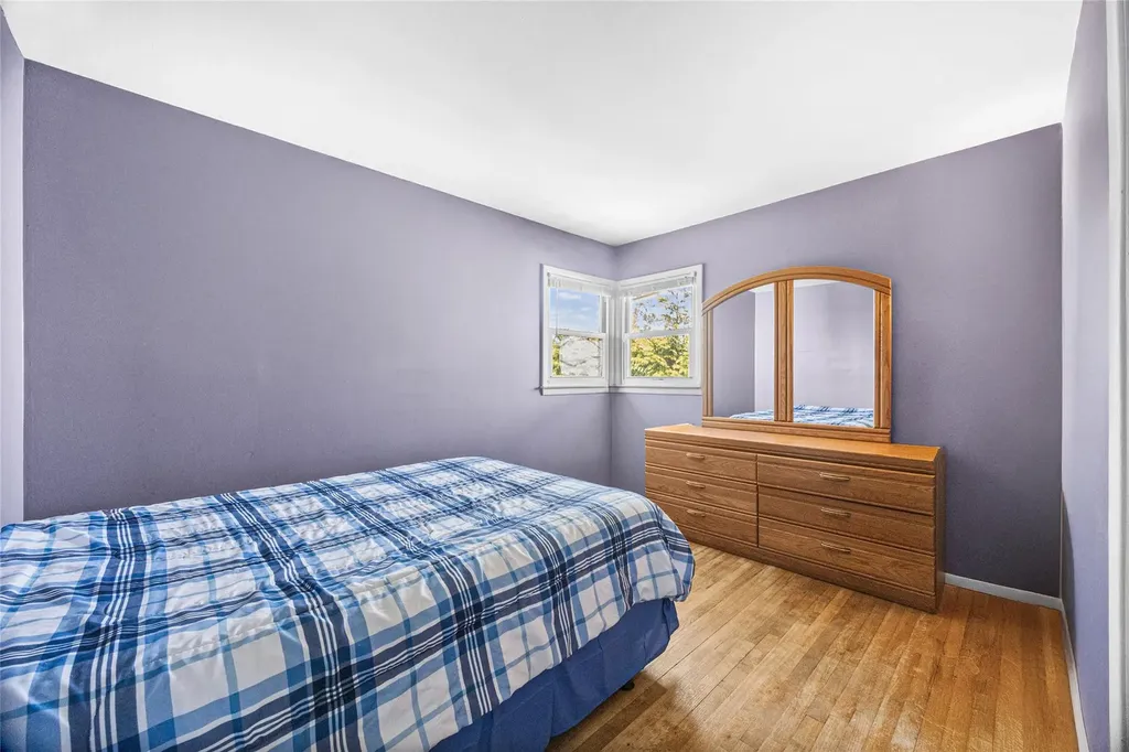 77 Fairway Avenue Riverhead NY 11901