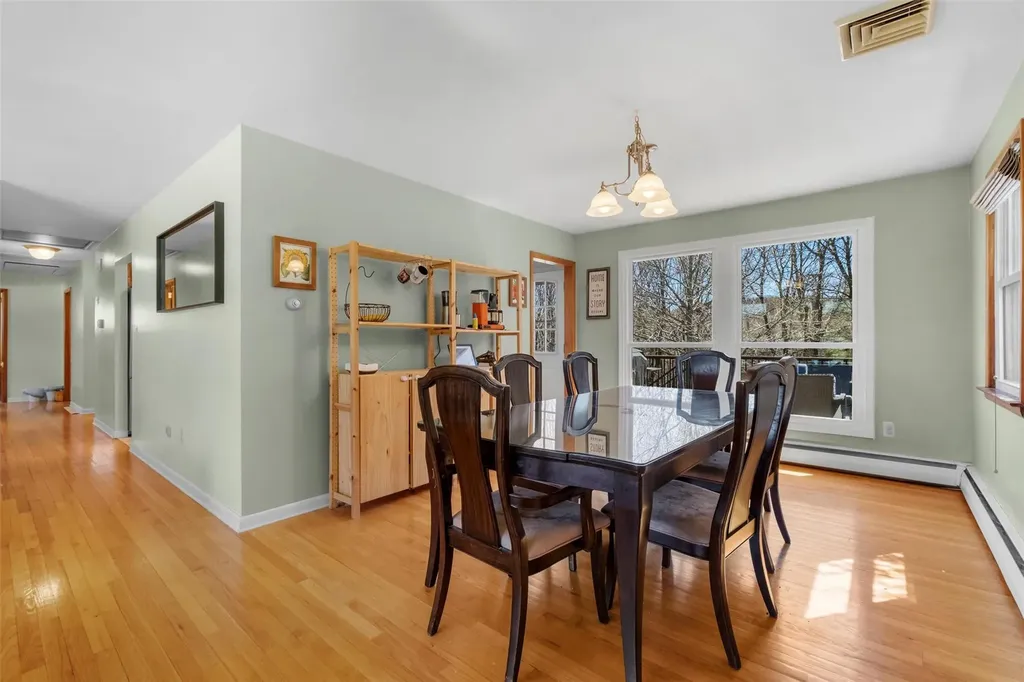 33 Lakeview Road Poughkeepsie NY 12603
