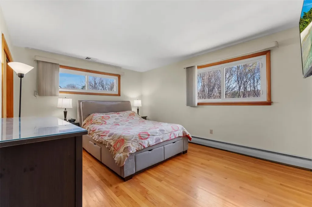 33 Lakeview Road Poughkeepsie NY 12603