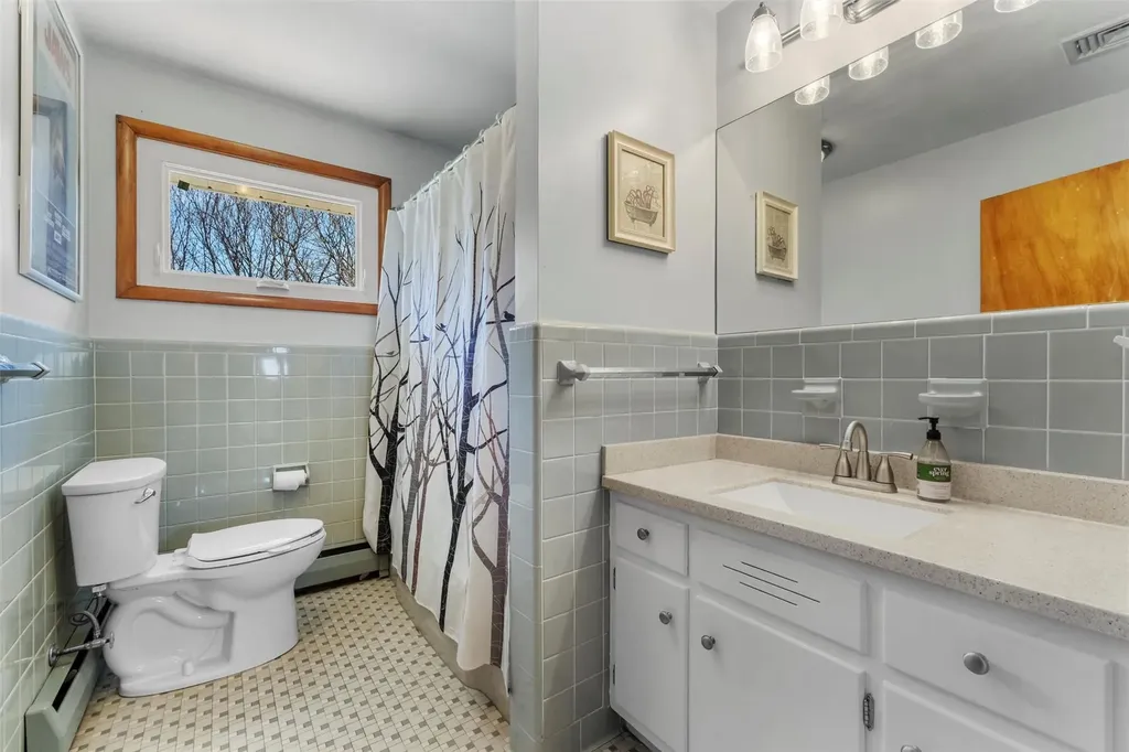 33 Lakeview Road Poughkeepsie NY 12603