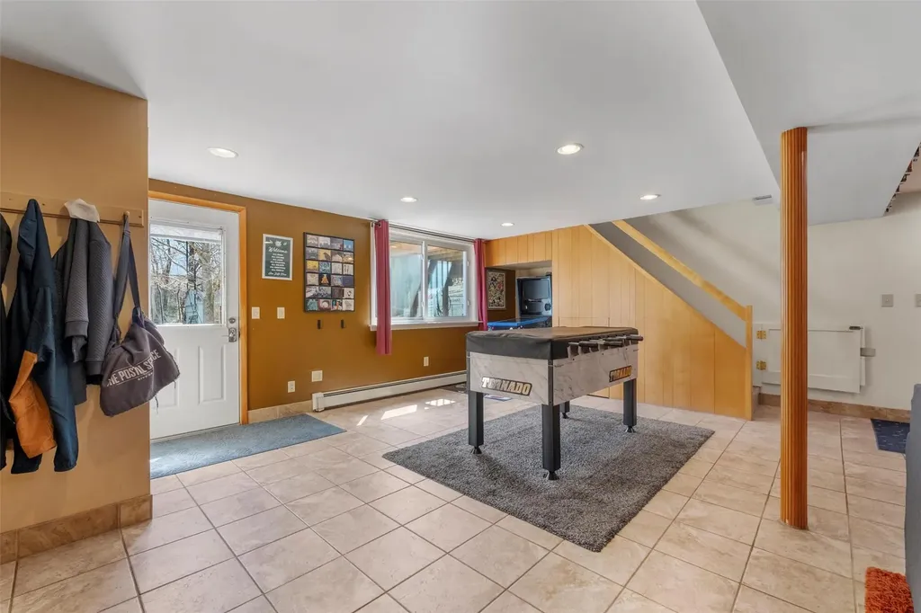 33 Lakeview Road Poughkeepsie NY 12603