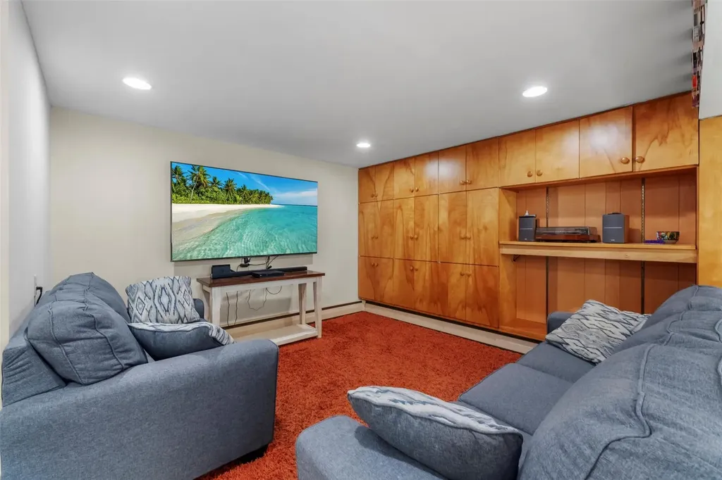33 Lakeview Road Poughkeepsie NY 12603