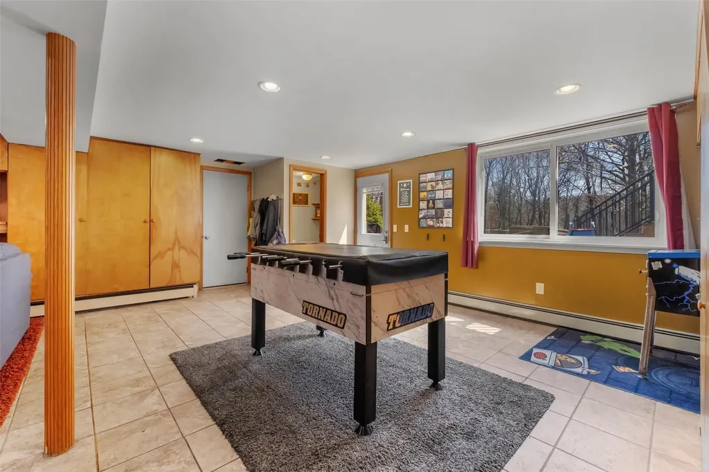 33 Lakeview Road Poughkeepsie NY 12603