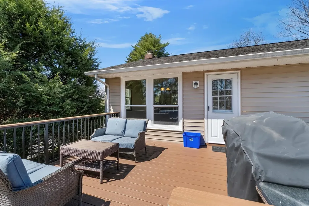 33 Lakeview Road Poughkeepsie NY 12603