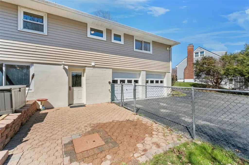 33 Lakeview Road Poughkeepsie NY 12603