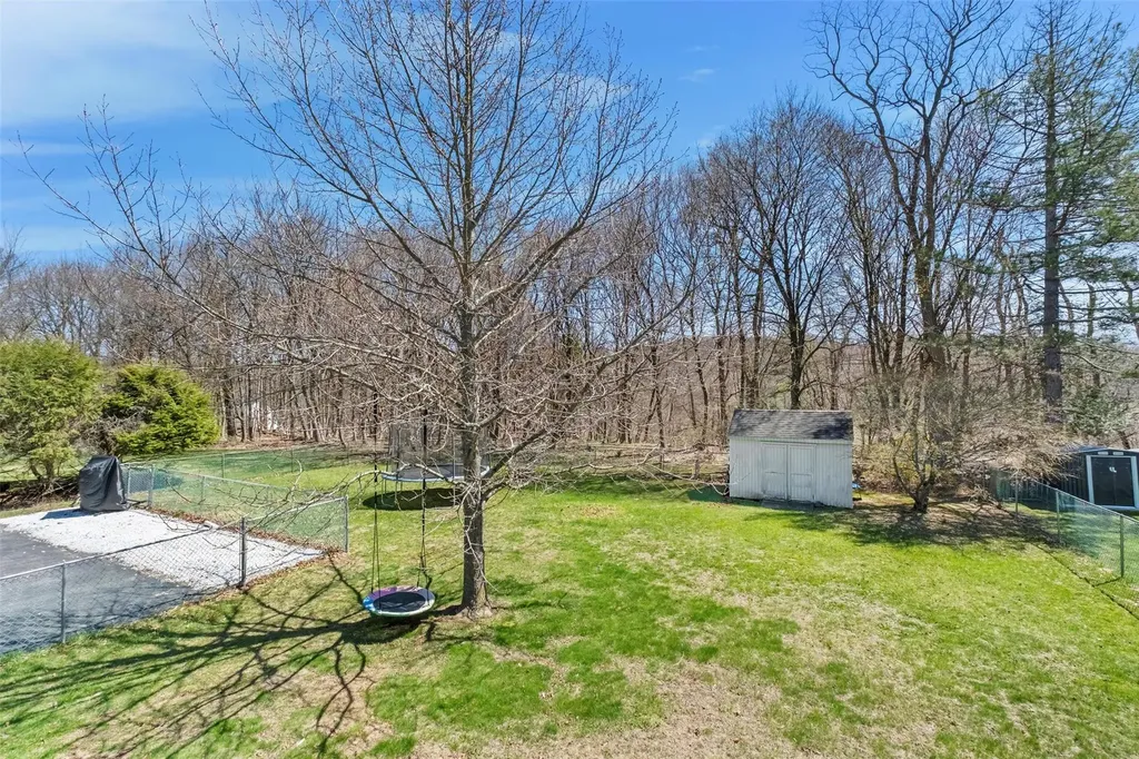33 Lakeview Road Poughkeepsie NY 12603