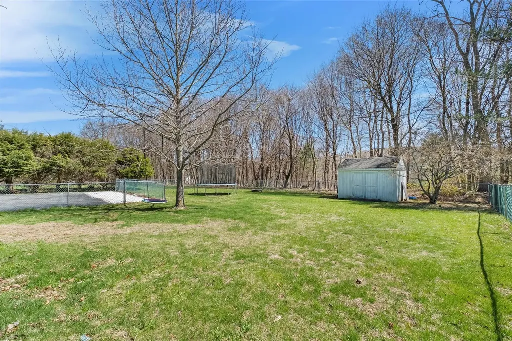 33 Lakeview Road Poughkeepsie NY 12603