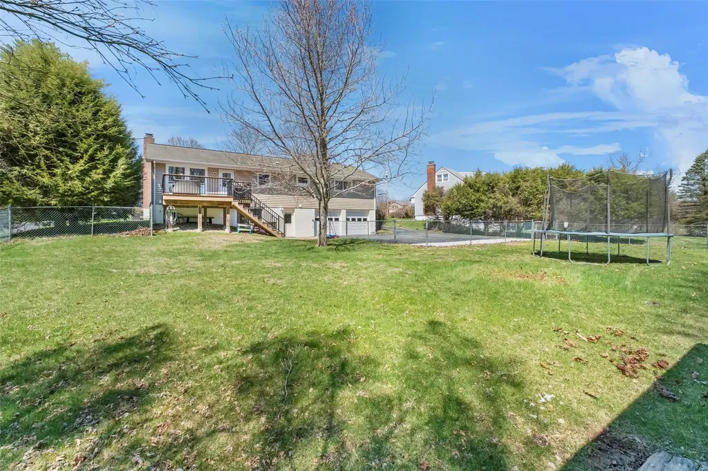 33 Lakeview Road Poughkeepsie NY 12603