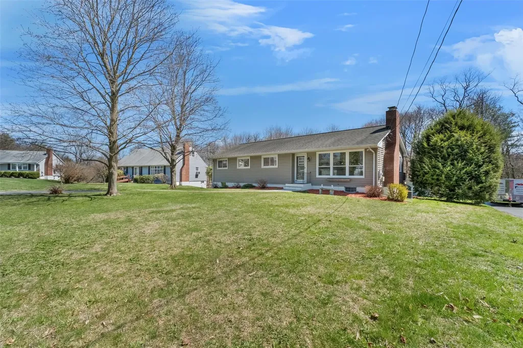 33 Lakeview Road Poughkeepsie NY 12603