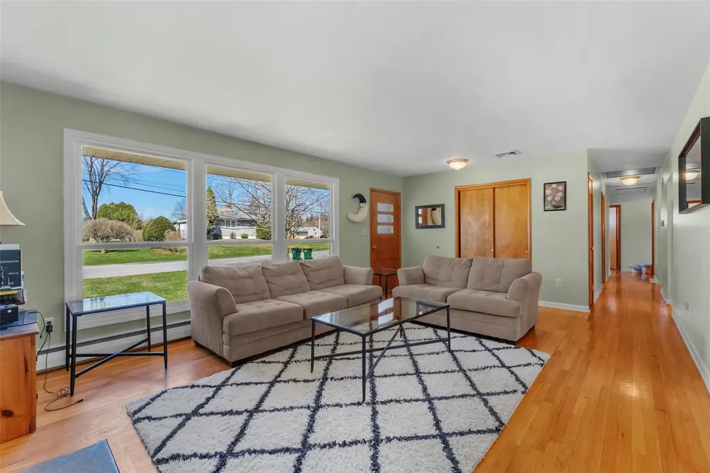 33 Lakeview Road Poughkeepsie NY 12603