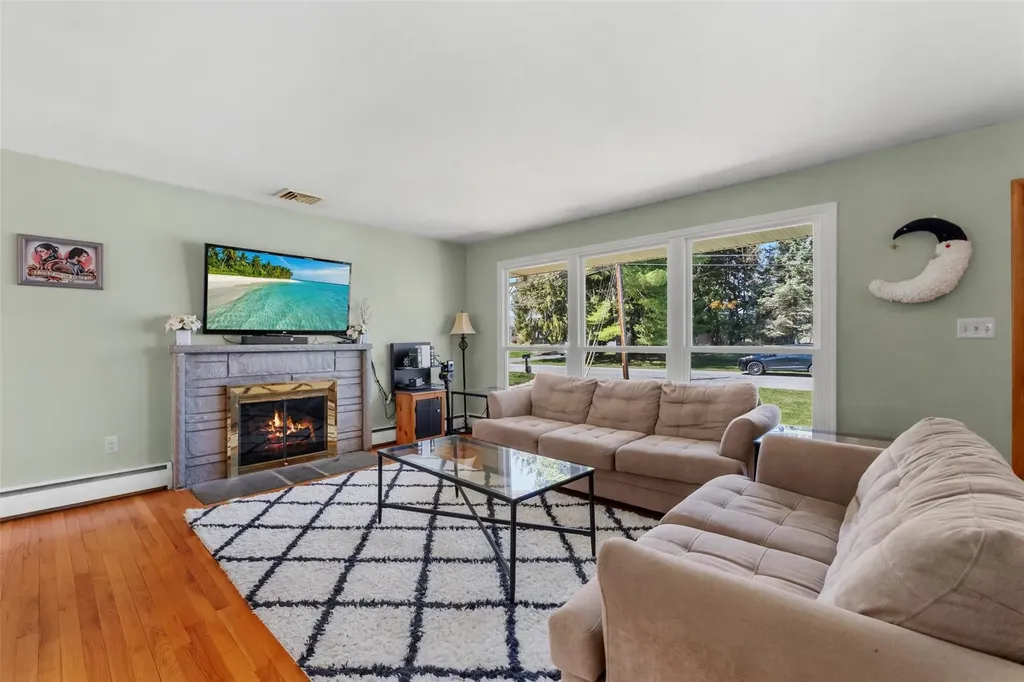 33 Lakeview Road Poughkeepsie NY 12603