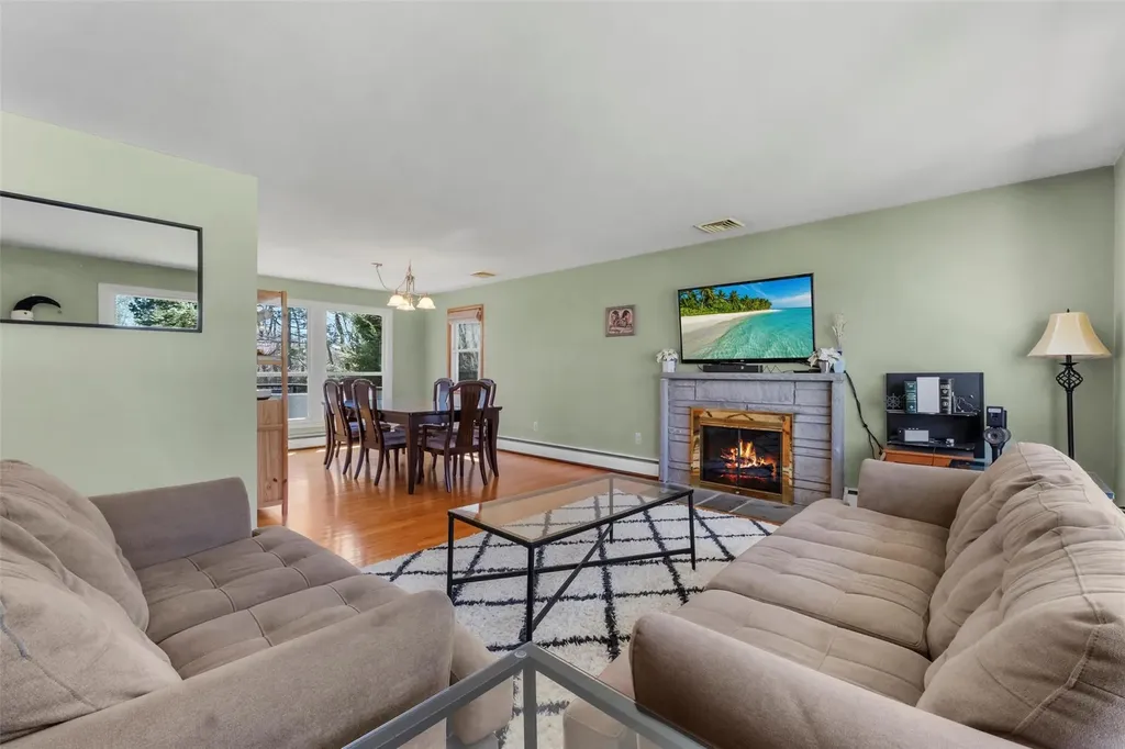 33 Lakeview Road Poughkeepsie NY 12603