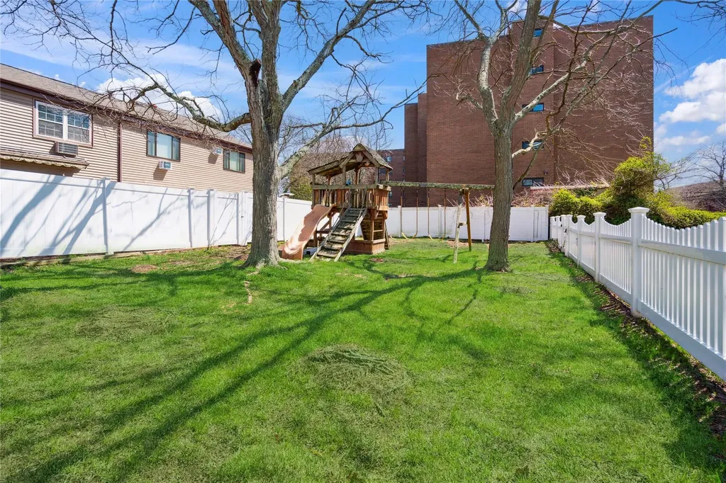 16 S Union Street Bay Shore NY 11706
