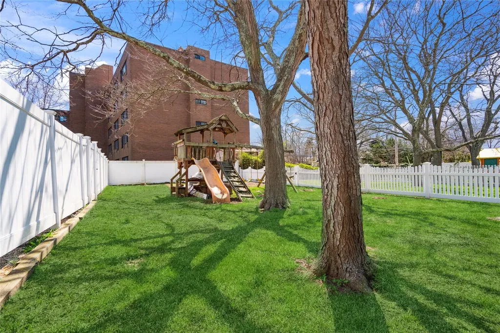 16 S Union Street Bay Shore NY 11706
