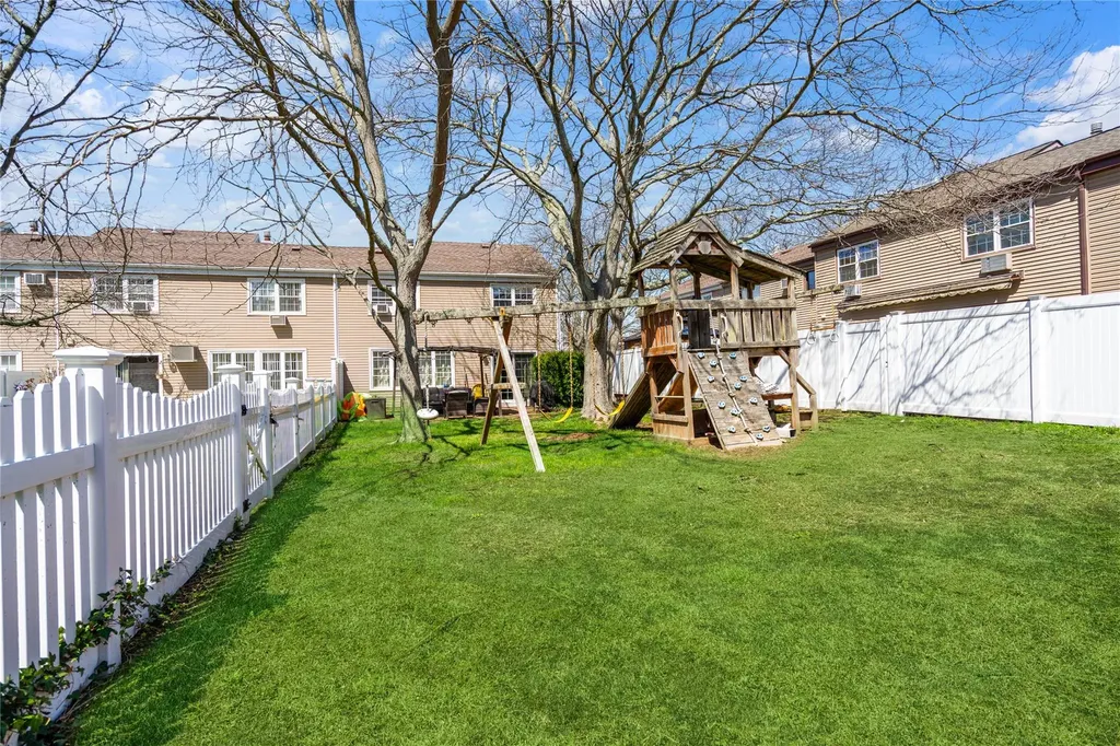 16 S Union Street Bay Shore NY 11706