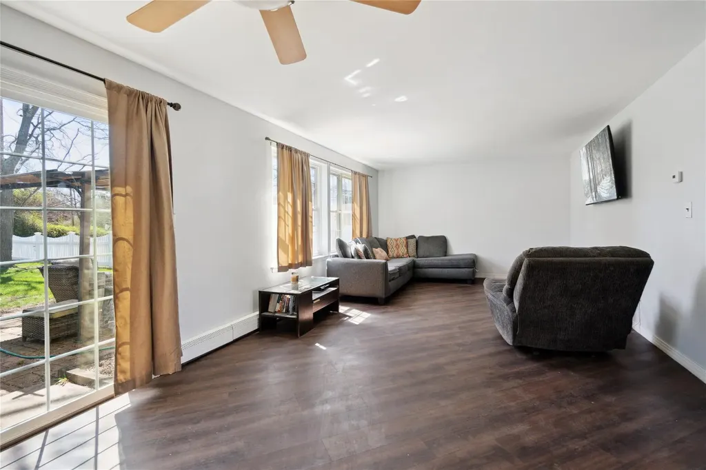 16 S Union Street Bay Shore NY 11706