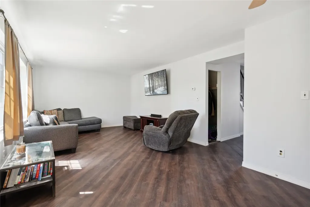 16 S Union Street Bay Shore NY 11706