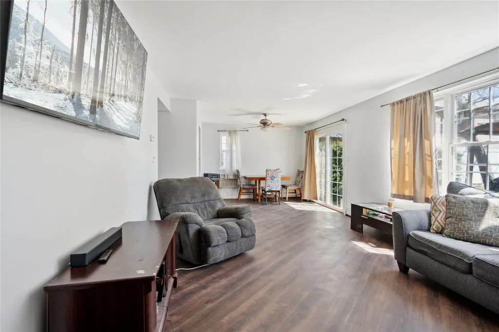 16 S Union Street Bay Shore NY 11706