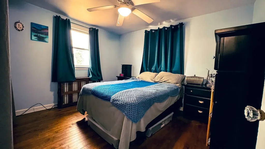 7 W Oak Street Islip NY 11751
