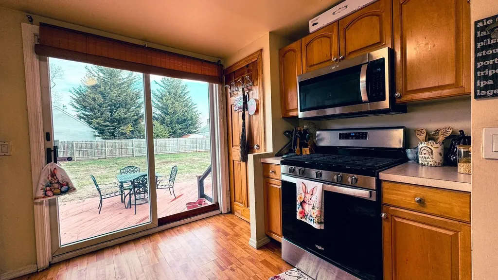 7 W Oak Street Islip NY 11751