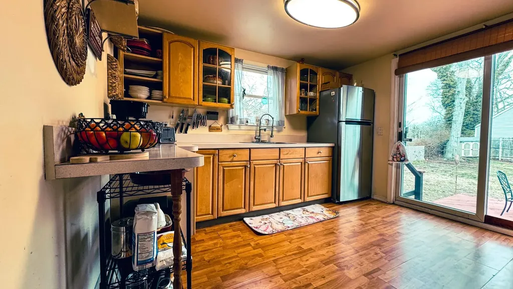7 W Oak Street Islip NY 11751