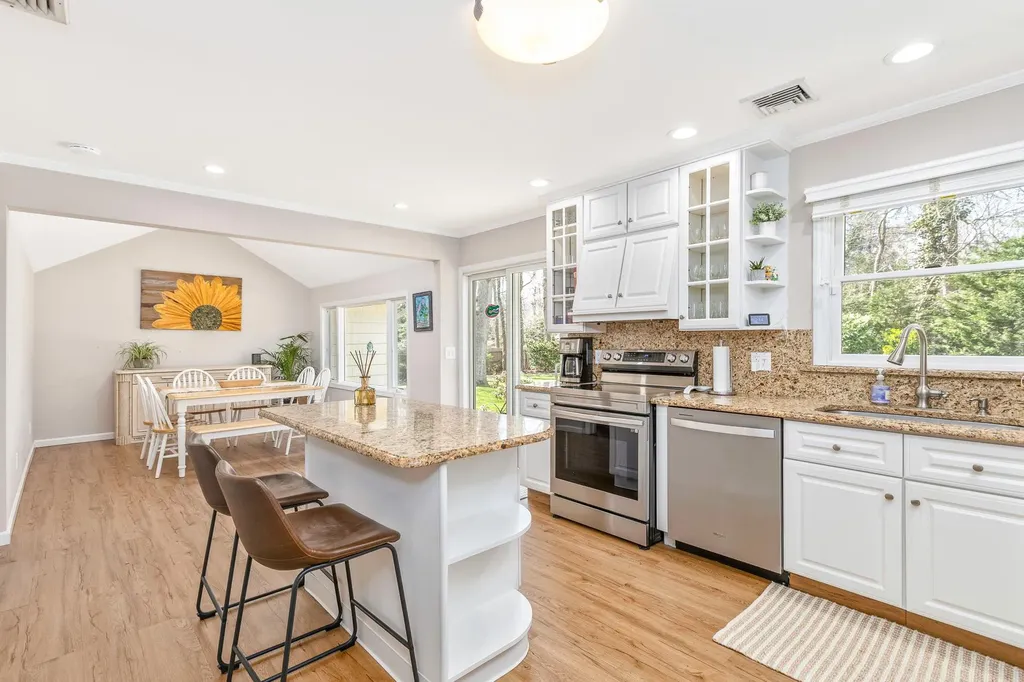 39 Roundabout Road Smithtown NY 11787