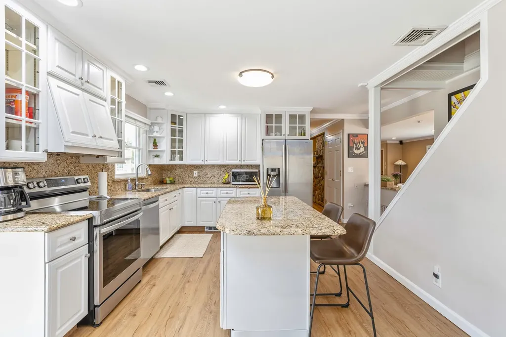 39 Roundabout Road Smithtown NY 11787