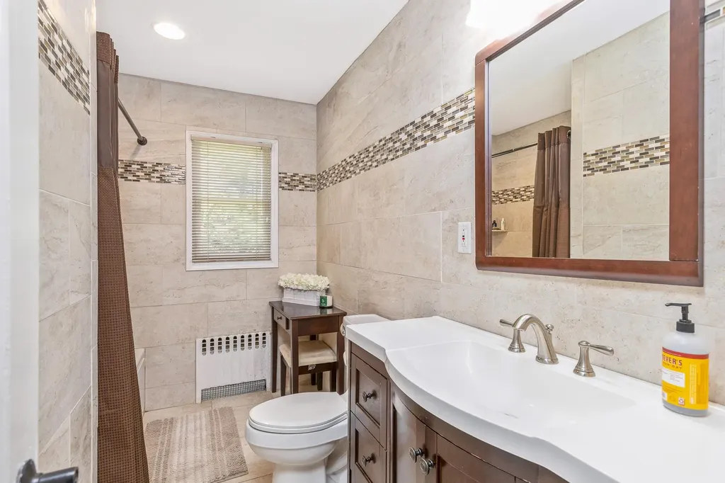 39 Roundabout Road Smithtown NY 11787