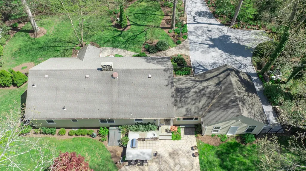 39 Roundabout Road Smithtown NY 11787