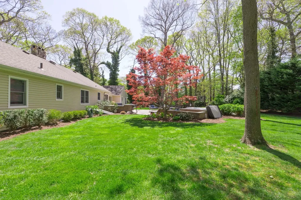 39 Roundabout Road Smithtown NY 11787