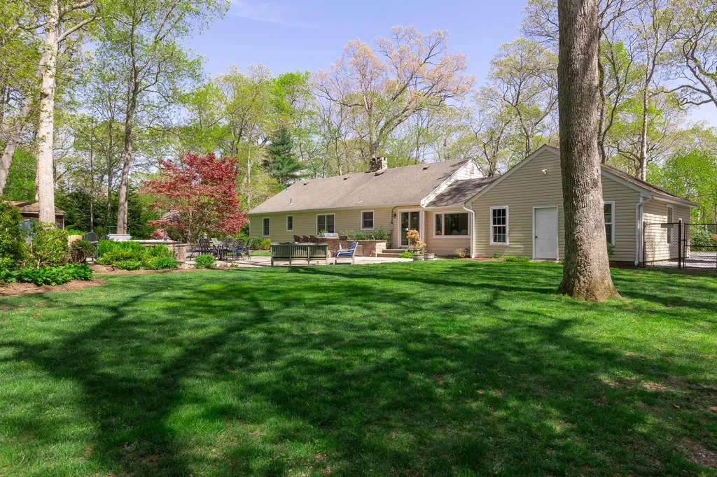 39 Roundabout Road Smithtown NY 11787