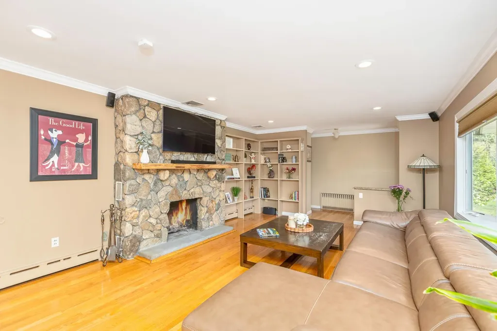 39 Roundabout Road Smithtown NY 11787