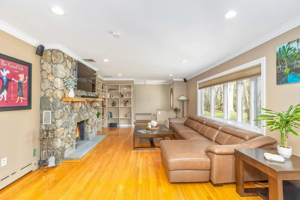 39 Roundabout Road Smithtown NY 11787