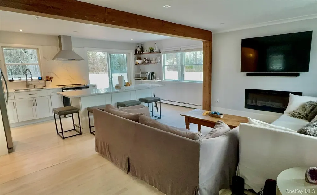 4 N Westbury Road Hampton Bays NY 11946