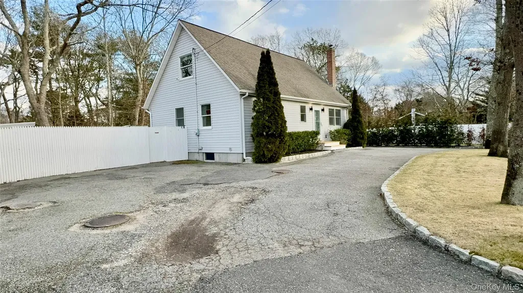 4 N Westbury Road Hampton Bays NY 11946