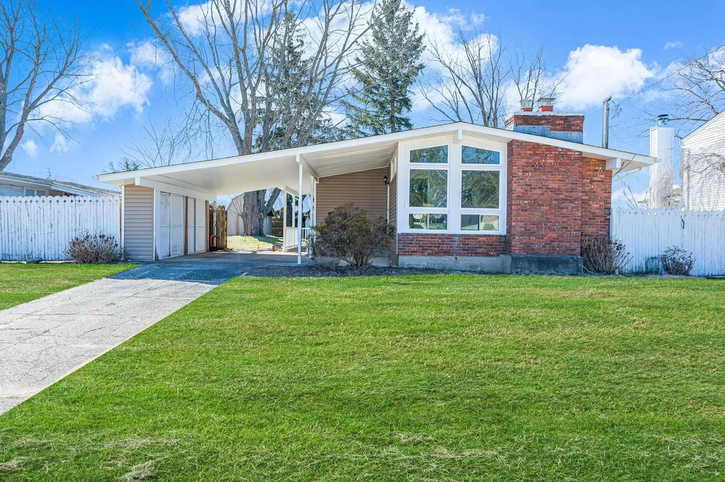 12 Farner Avenue Selden NY 11784