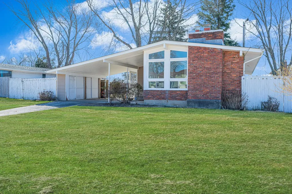12 Farner Avenue Selden NY 11784