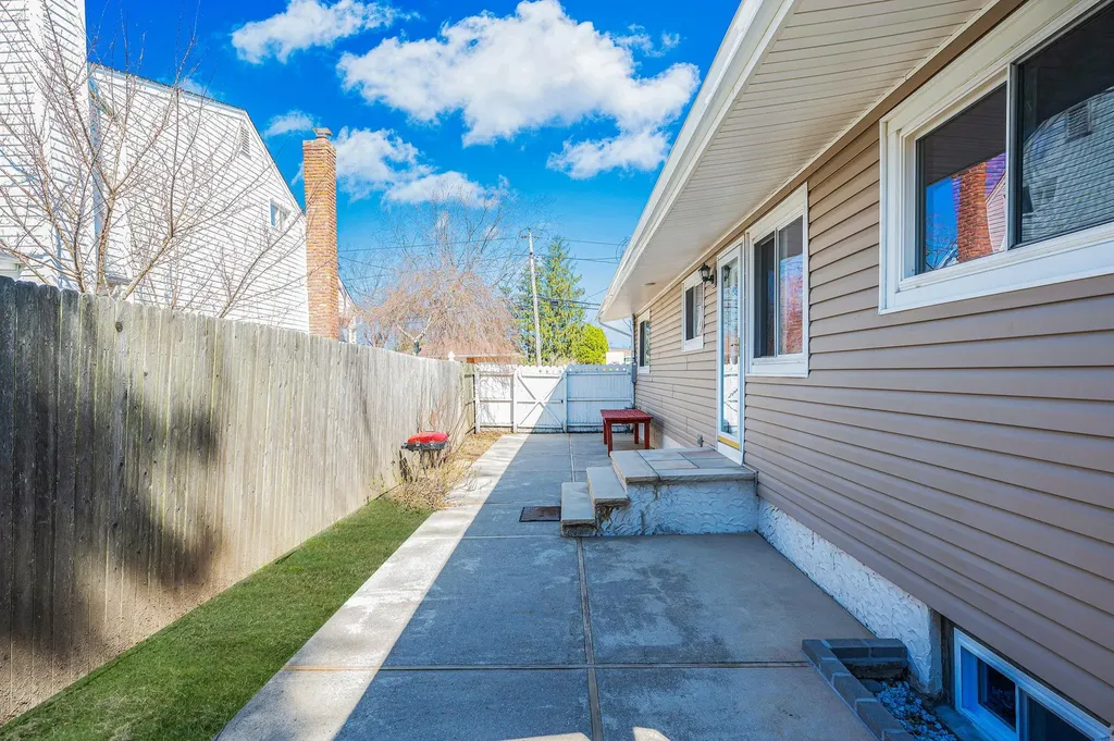 12 Farner Avenue Selden NY 11784
