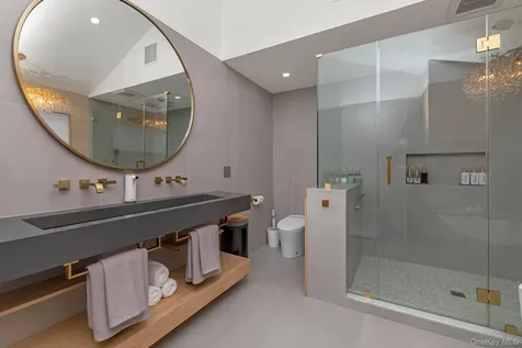 1166 Hastings Circle Baldwin Harbor NY 11510